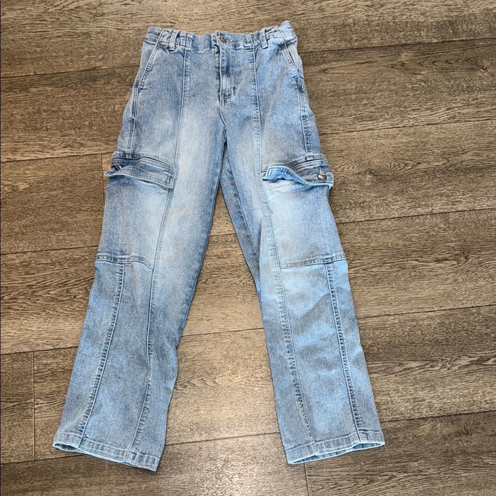 Steve Madden Light Wash High-Rise Cargo Jeans